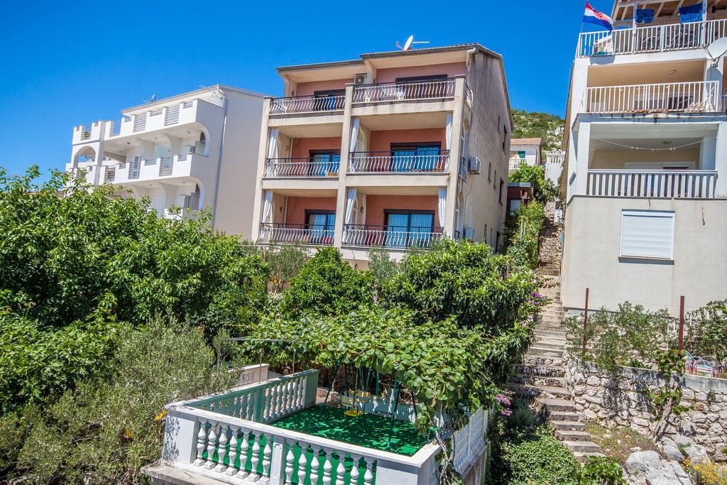 Apartments Rosanda Pakoštane Exterior foto